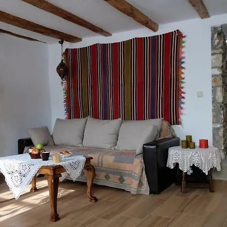 Linos Traditional Hébergement de vacances *